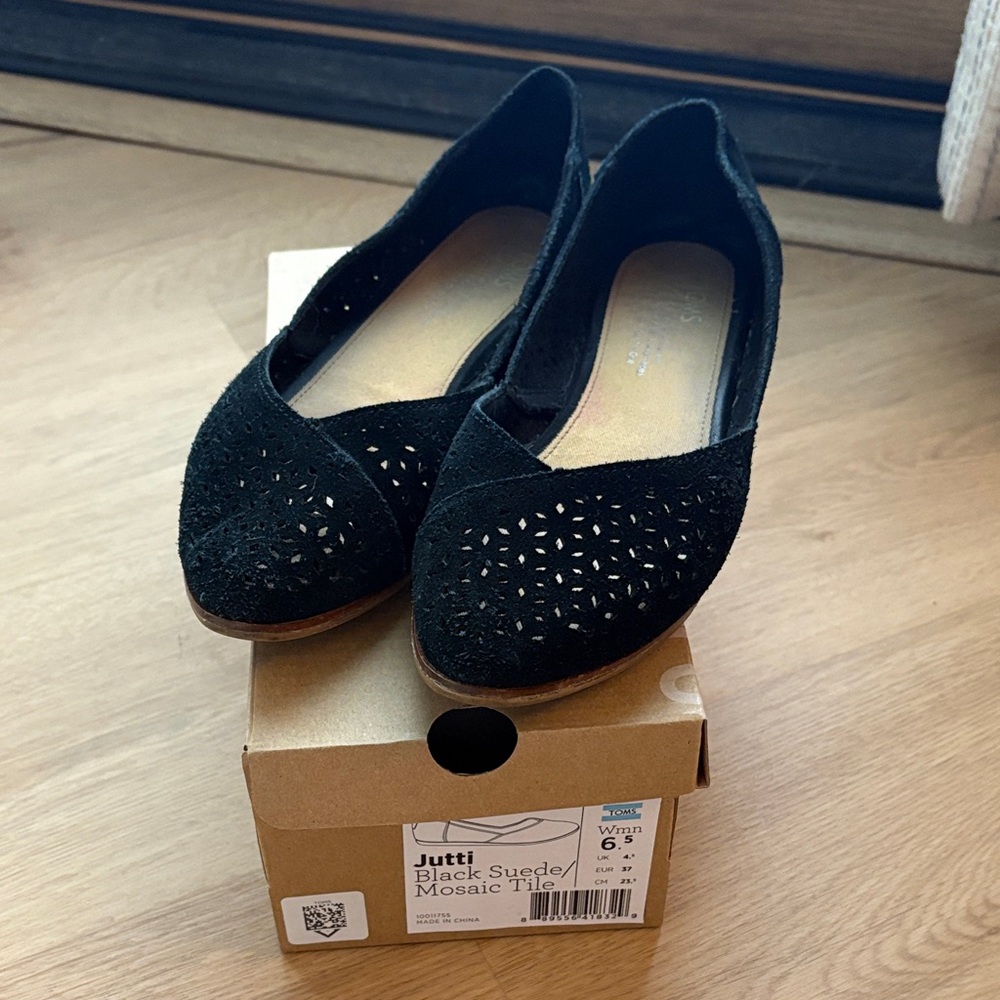 Tom’s Black Suede Women's Jutti Shoes